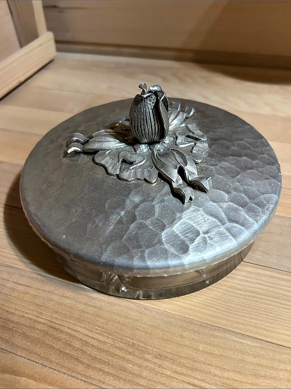 Hammered Silver Tone Lidded Decorative Candy Dish